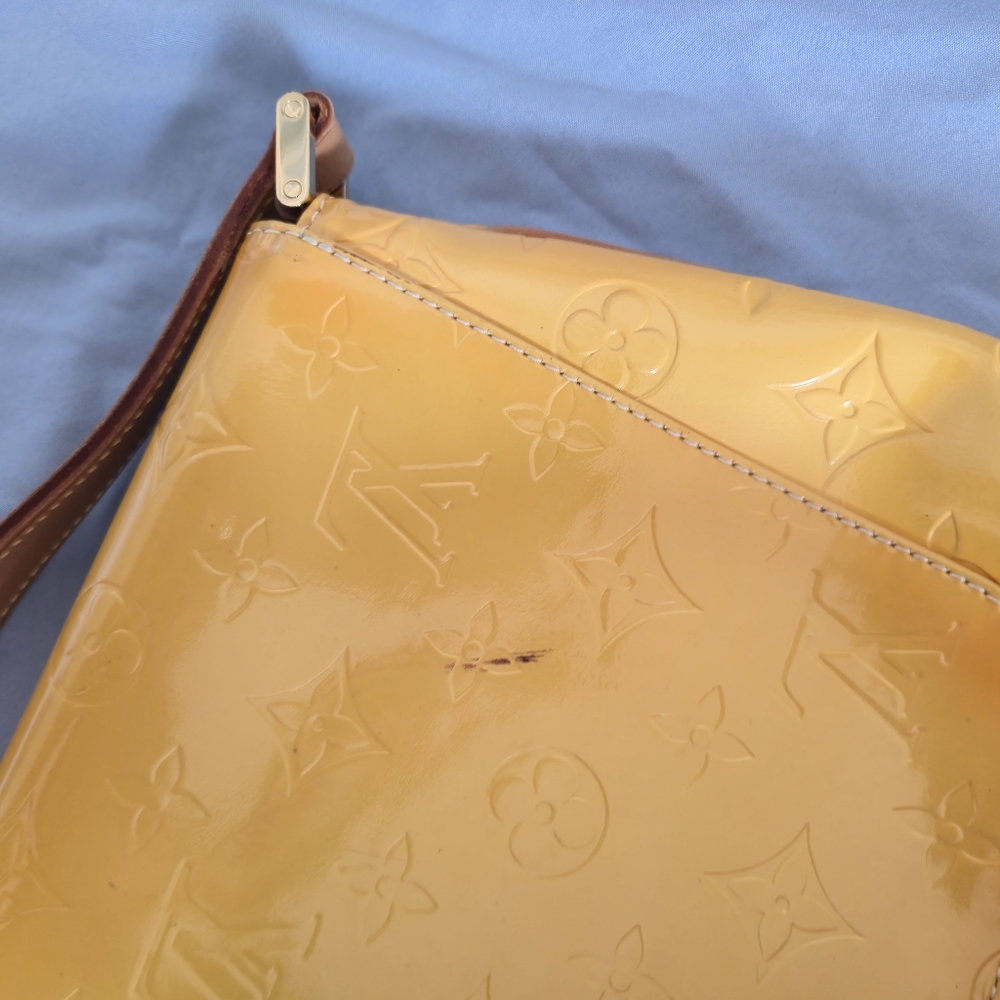 LOUIS VUITTON Thompson Street Beige (Yellow) Vernis Shoulder Baf - Picture 13 of 17